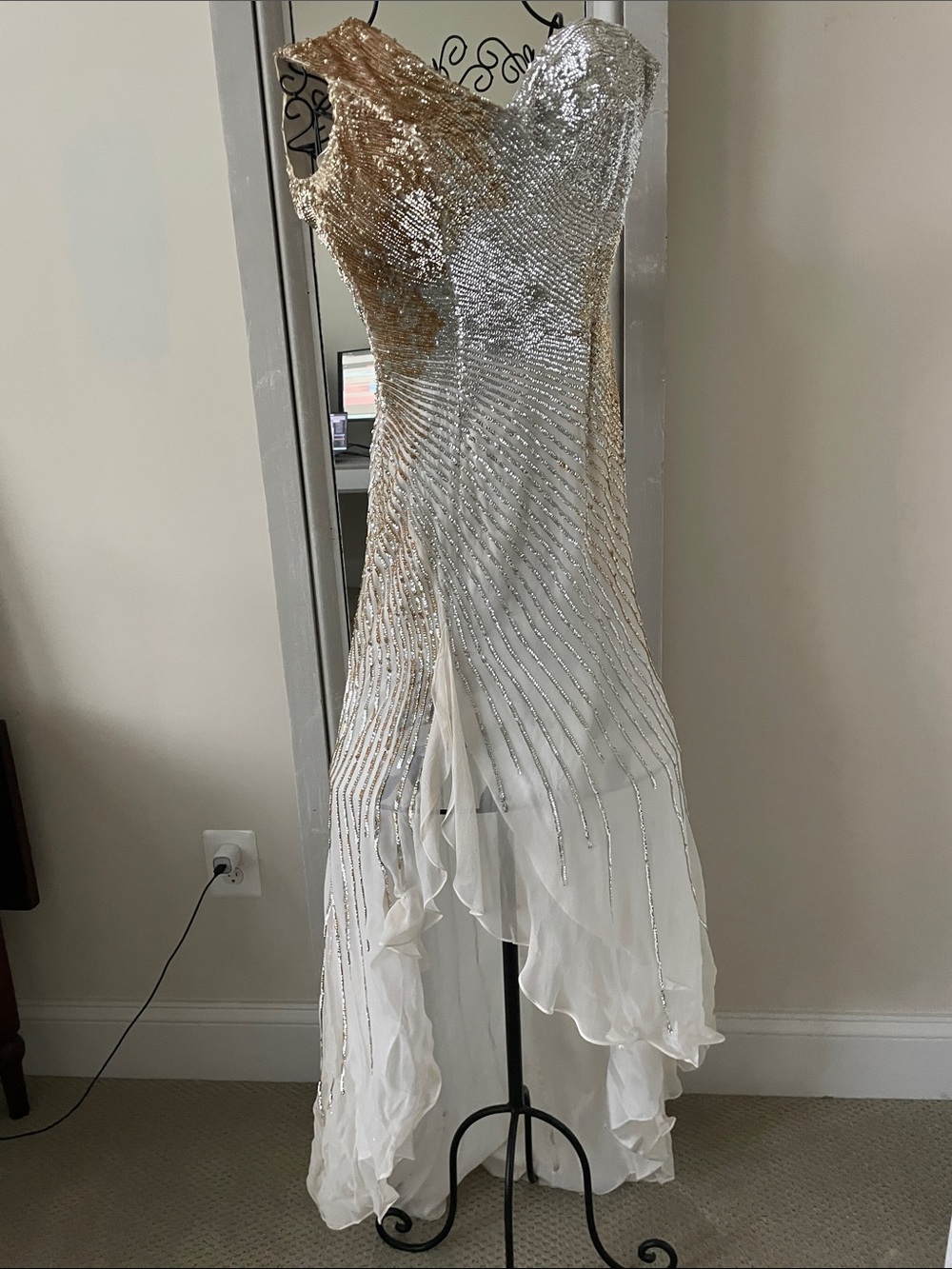 Terrani Couture Elegant White & Gold Sequin Evening Dress Gown sz 6